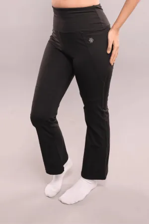 Essential Noir Flare Pants