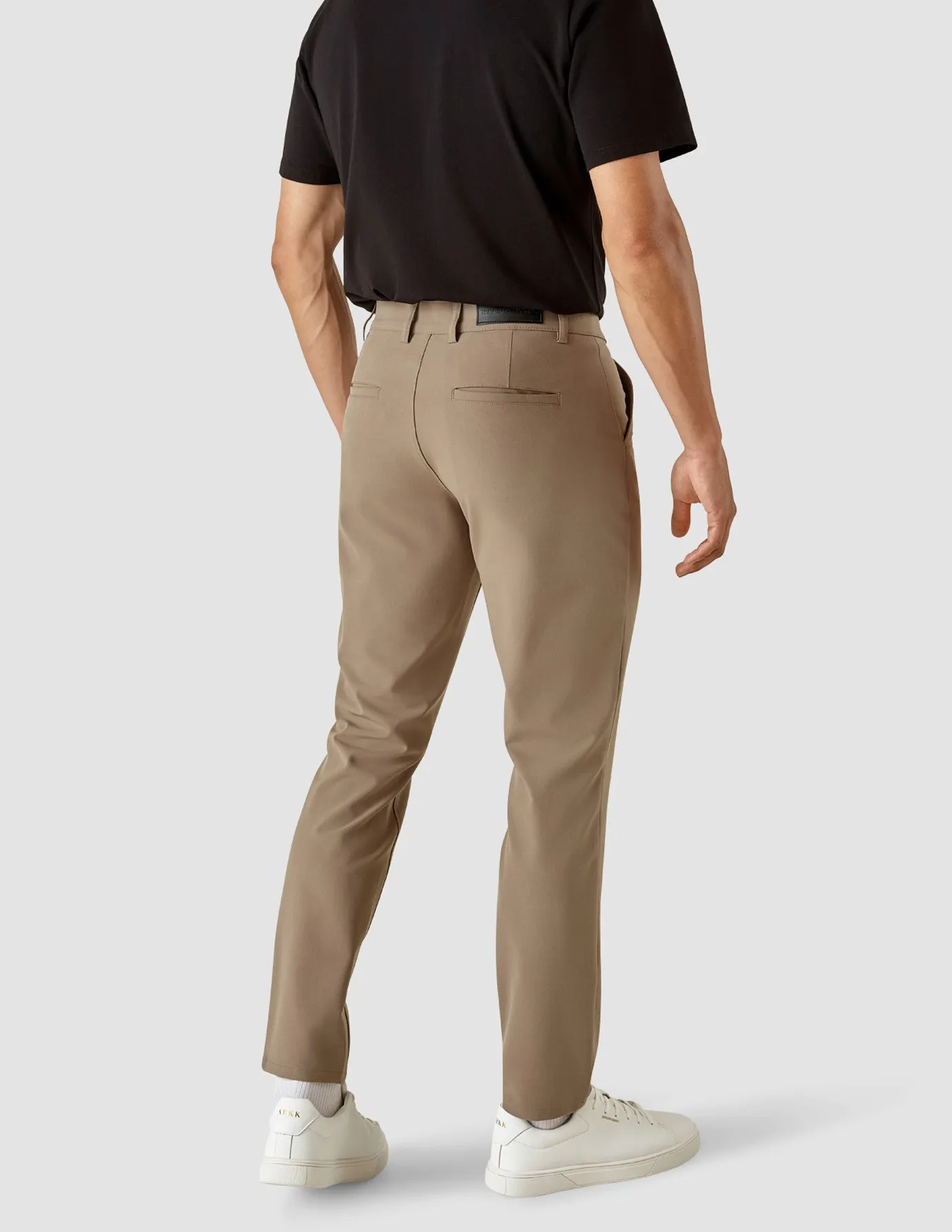 Essential Pants Regular Walnut