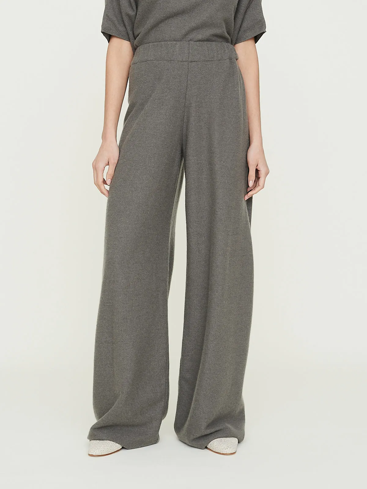 Knitted Pants in Fog