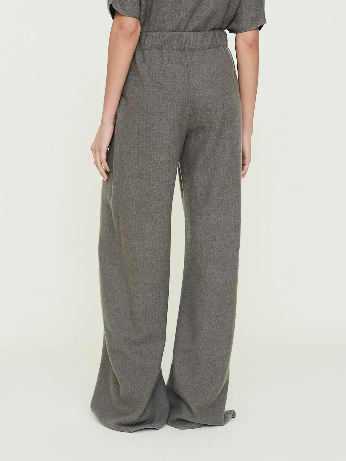 Knitted Pants in Fog