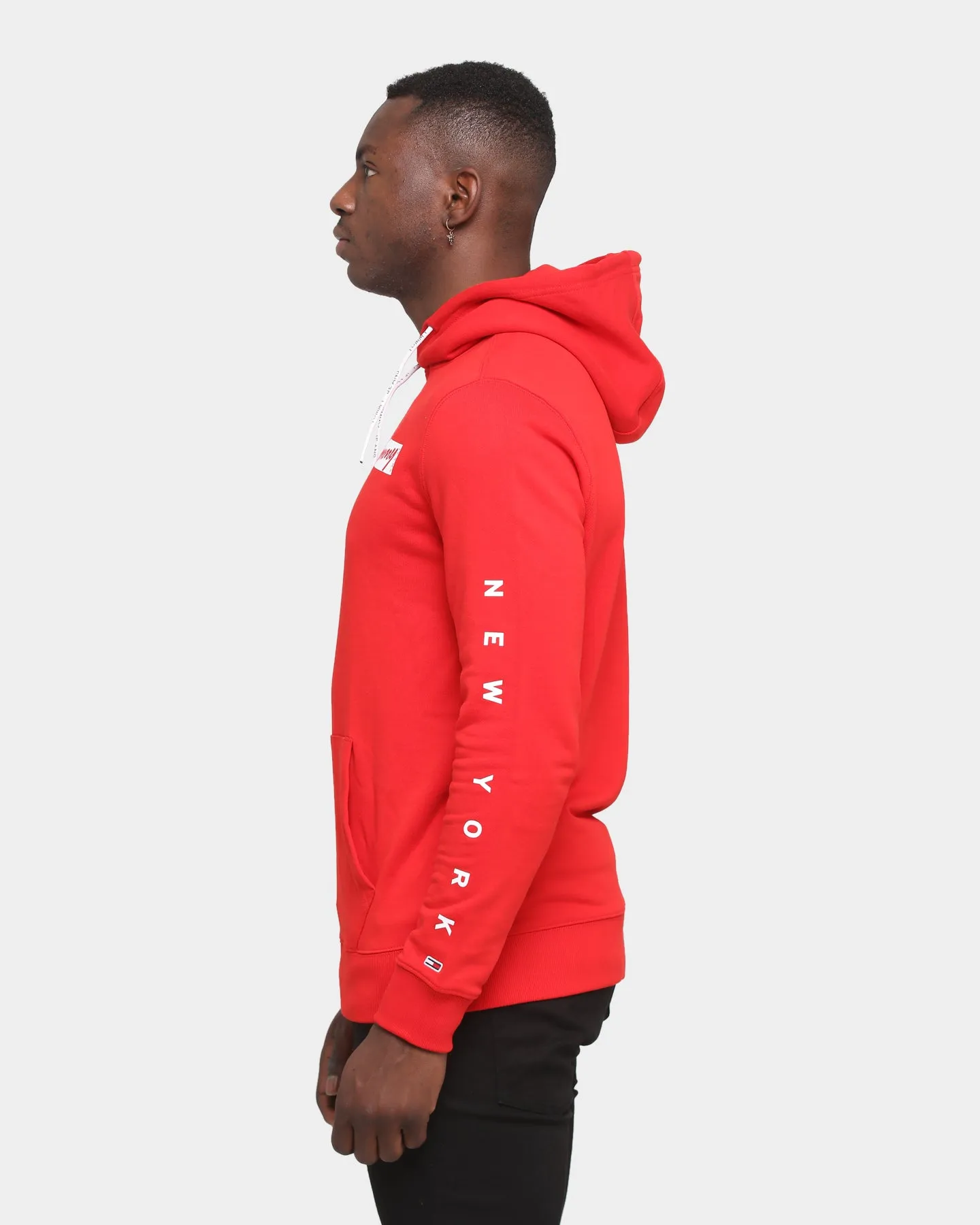 Tommy Jeans Men's TJM Essential Graphic Hoodie Crimson