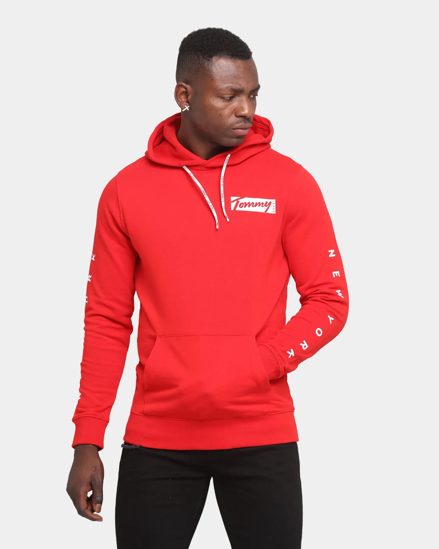 Tommy Jeans Men's TJM Essential Graphic Hoodie Crimson