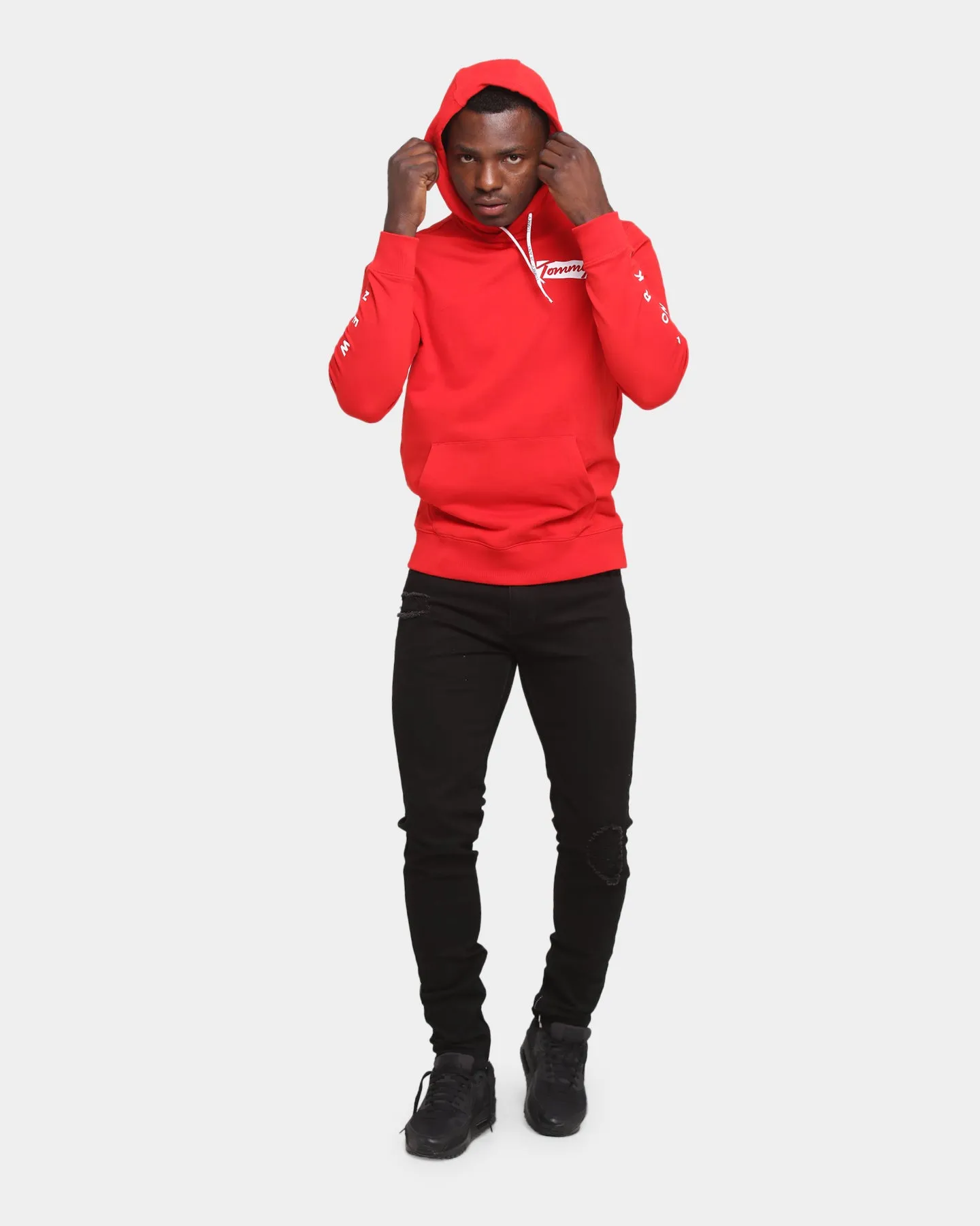 Tommy Jeans Men's TJM Essential Graphic Hoodie Crimson